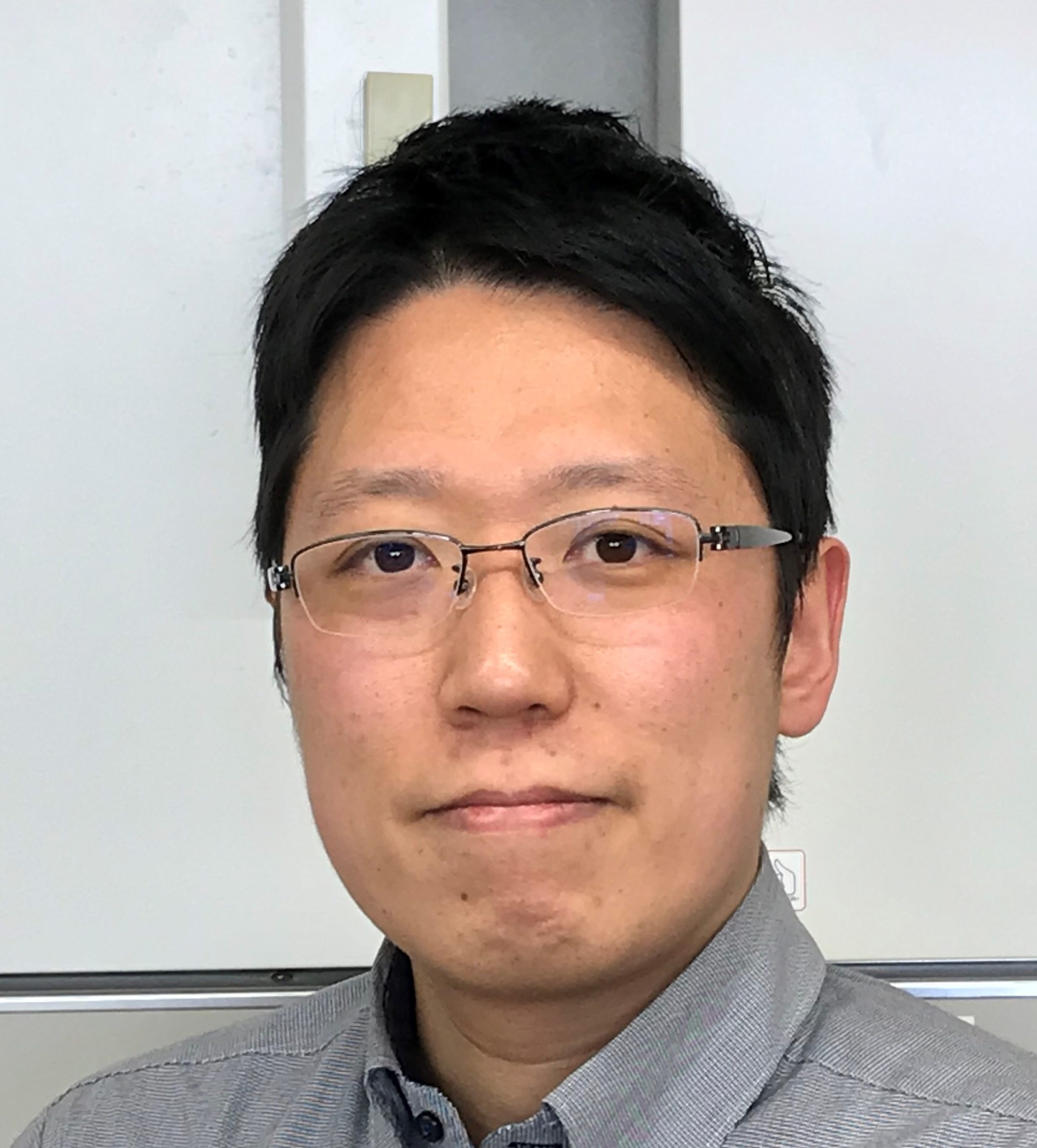 津野地 直